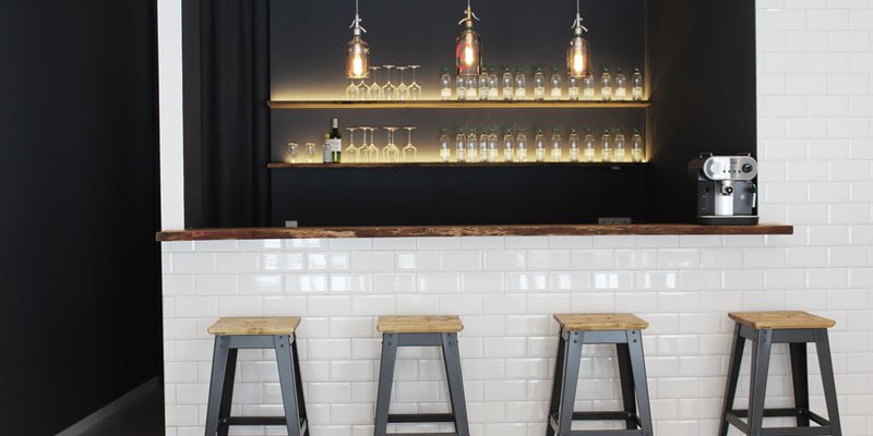 Raum mit Bar im Zentrum, bis zu 24 Personen